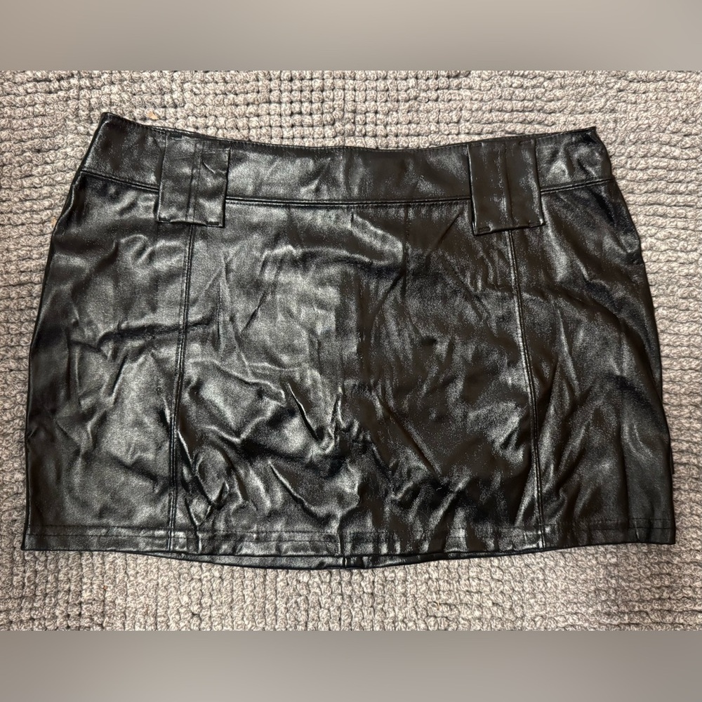 Serious brand vintage 90s vinyl mini skirt M goth punk